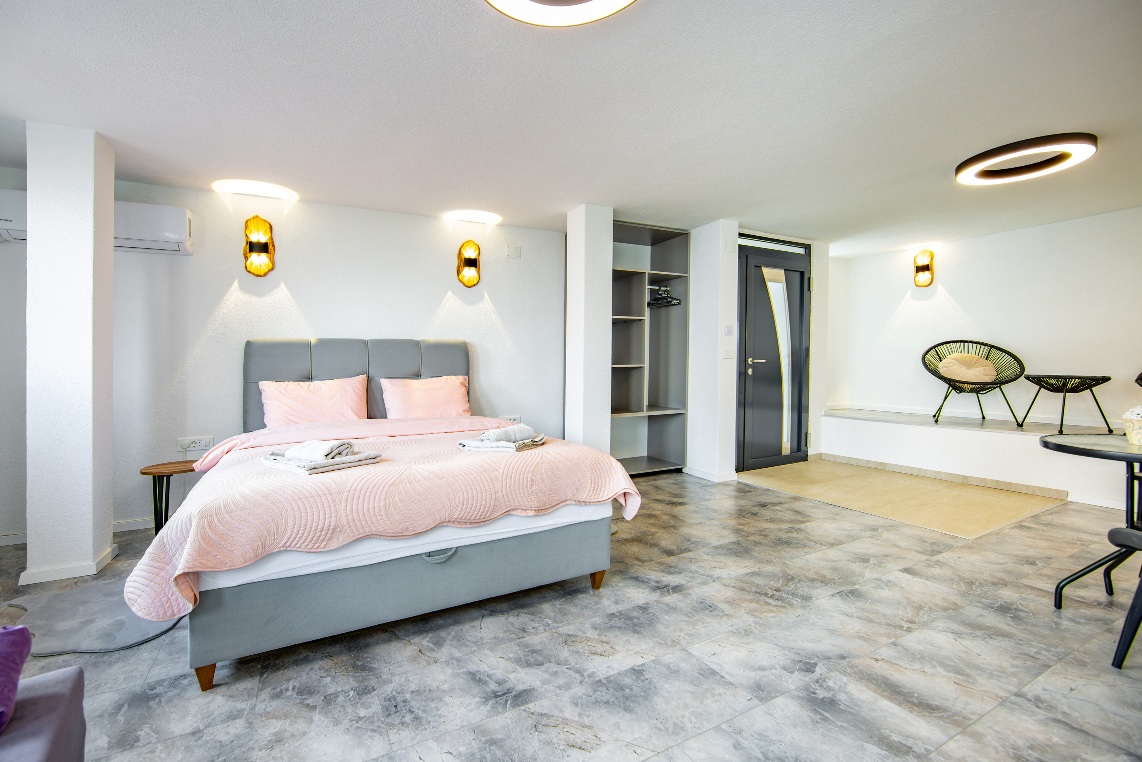 Luxury Apartment with Lake Ohrid View & Balcony